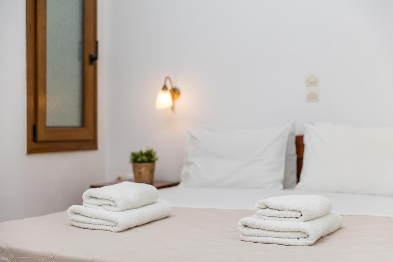 Aqua Naxos Apartments & Suites อาโยส โพรโกปิออส ภายนอก รูปภาพ